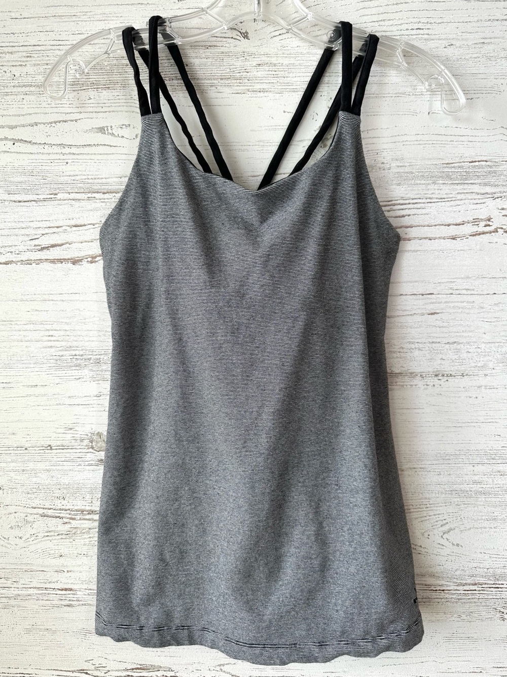 PATAGONIA Stretch Cross Back Yoga Bra Tank Large Striped Black Gray